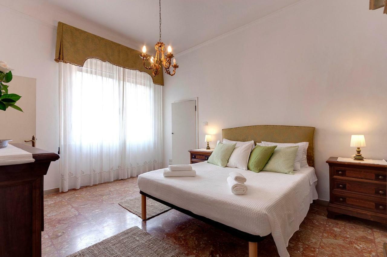 Historical Apartment Spectacular Arno View With Balcony From 12 Th Century. Florence Exterior photo