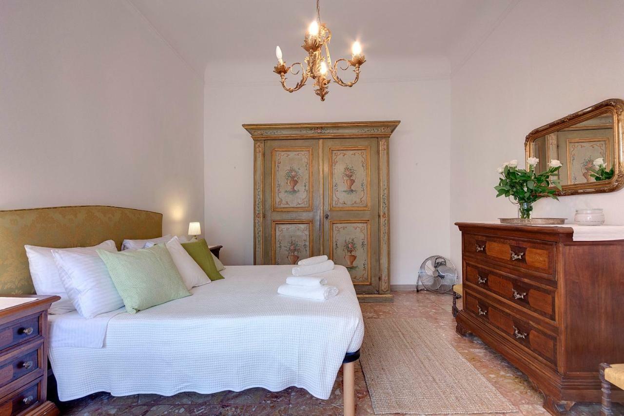 Historical Apartment Spectacular Arno View With Balcony From 12 Th Century. Florence Exterior photo